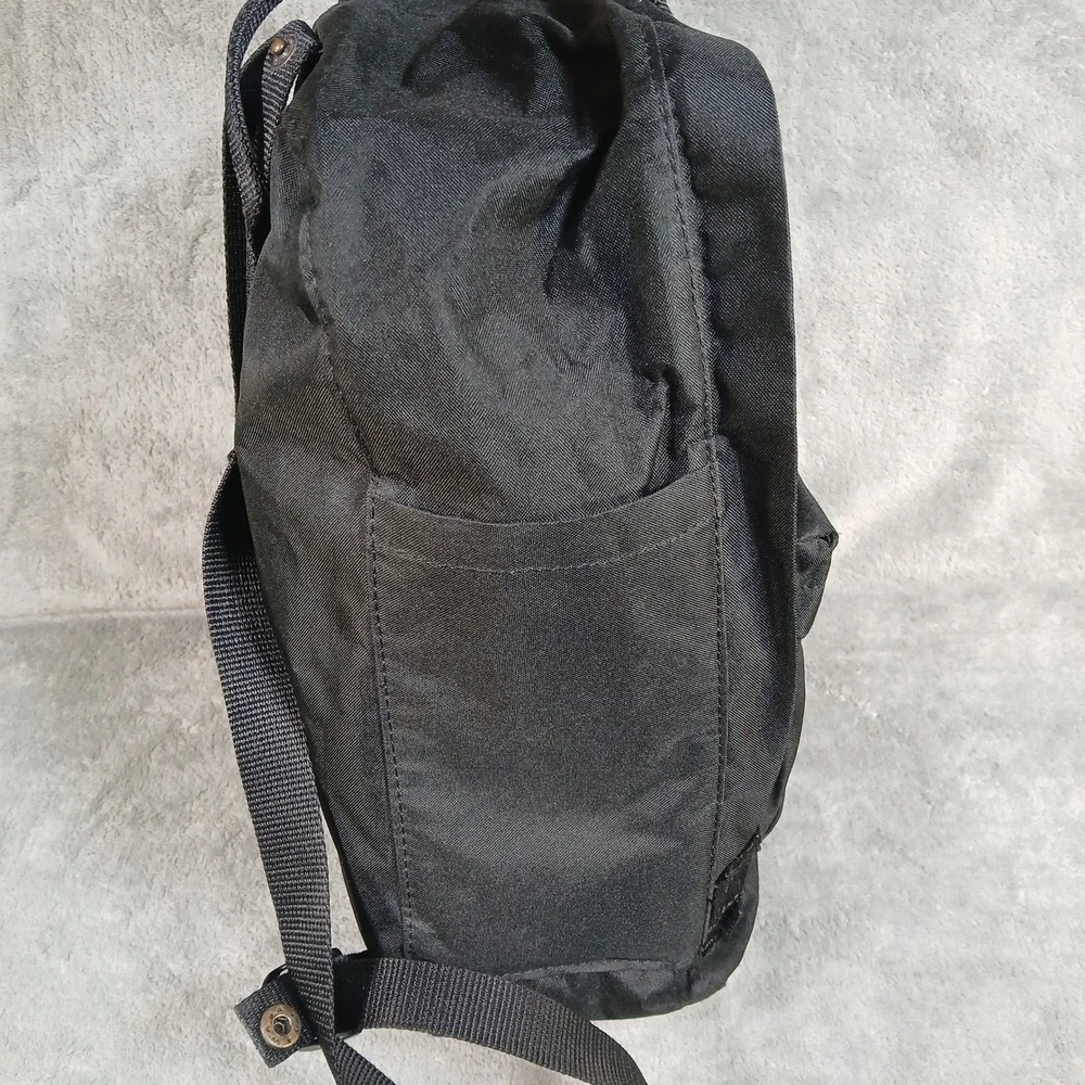 Fjallraven Backpack Kanken Black 23510 Medium Size